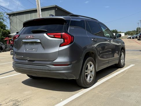 Used 2019 GMC Terrain SLE w/ Driver Convenience Package FWD image 3