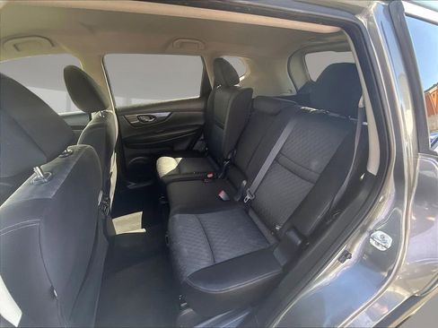 Used 2017 Nissan Rogue SV w/ SV Premium Package AWD/4WD image 22