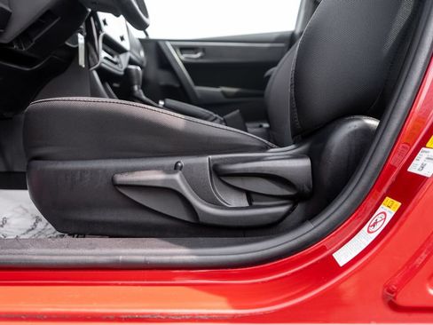 Used 2019 Toyota Corolla LE FWD image 18
