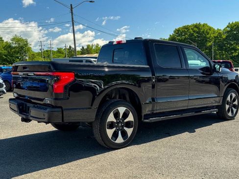 Used 2022 Ford F150 Lightning Platinum AWD/4WD image 3