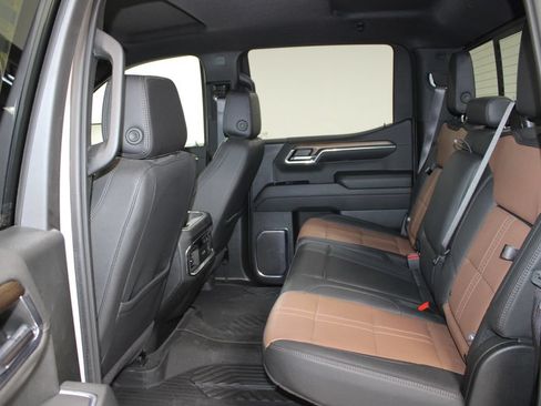 Used 2024 Chevrolet Silverado 1500 High Country w/ Technology Package AWD/4WD image 26