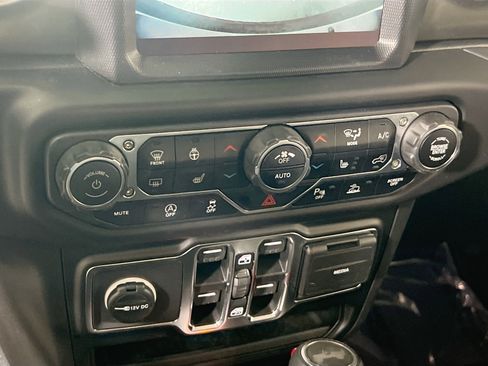 Used 2023 Jeep Wrangler Sahara w/ Safety Group image 16