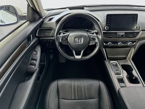 Used 2019 Honda Accord Touring image 4