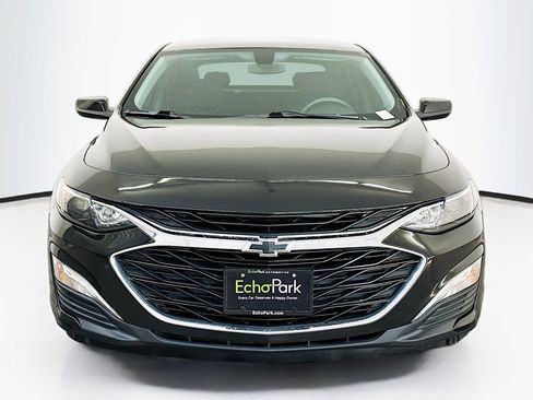 Used 2021 Chevrolet Malibu RS image 2