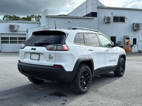 Certified 2022 Jeep Cherokee Latitude w/ Sun & Sound Group AWD/4WD image 6