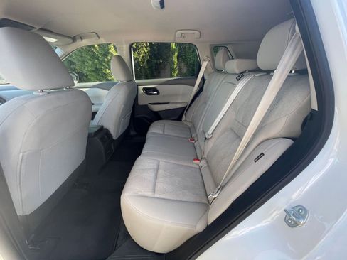 Used 2025 Nissan Rogue SV image 27