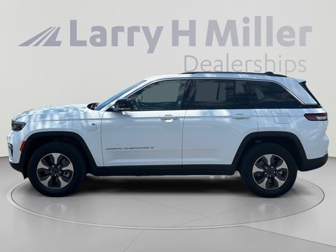 Used 2023 Jeep Grand Cherokee 4WD 4xe image 2
