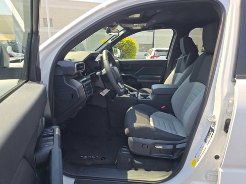 Certified 2025 Toyota 4Runner TRD Off-Road image 31