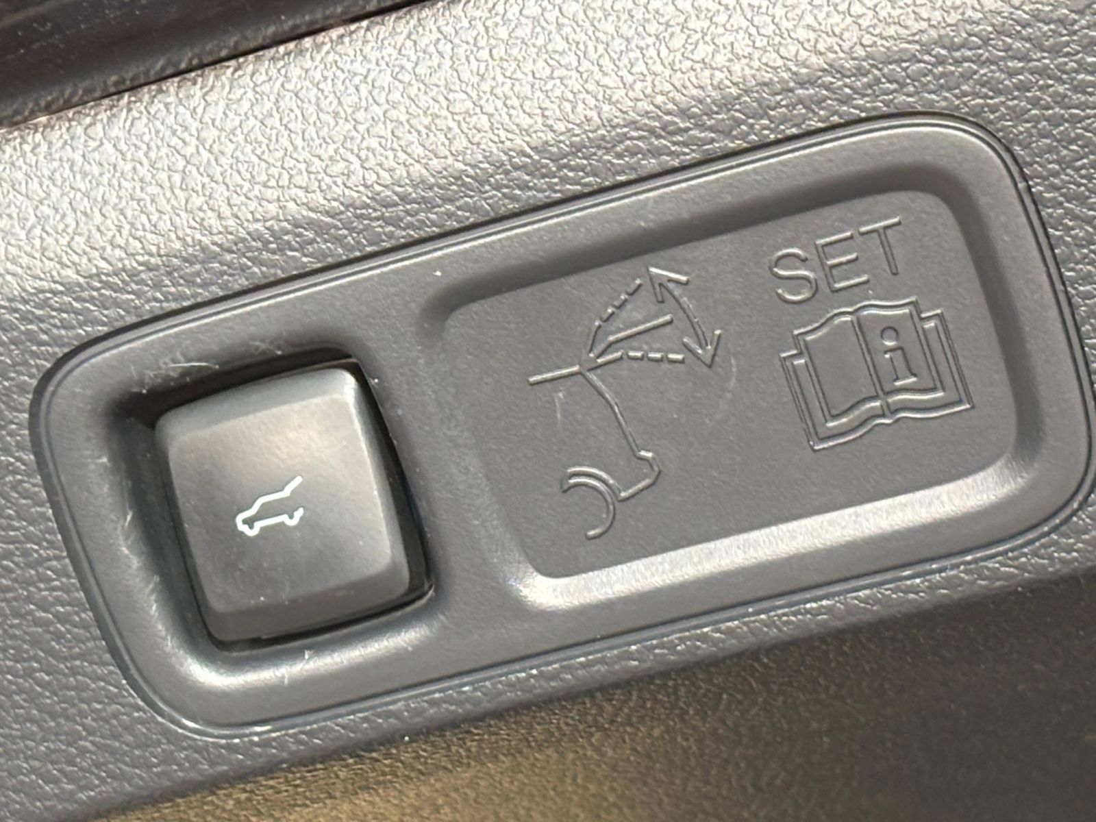 Used 2024 Ford Expedition Limited RWD image 24