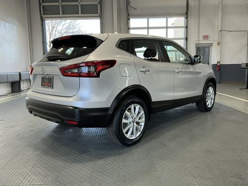 Used 2021 Nissan Rogue Sport S image 31