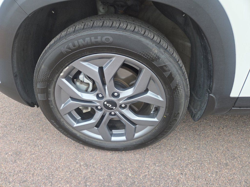 Used 2024 Kia Seltos LX AWD/4WD image 9