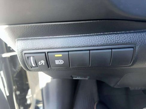 Used 2025 Toyota Corolla LE image 13