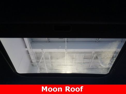 Used 2024 Jeep Grand Cherokee Altitude image 9