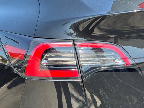 Used 2021 Tesla Model Y Long Range image 31