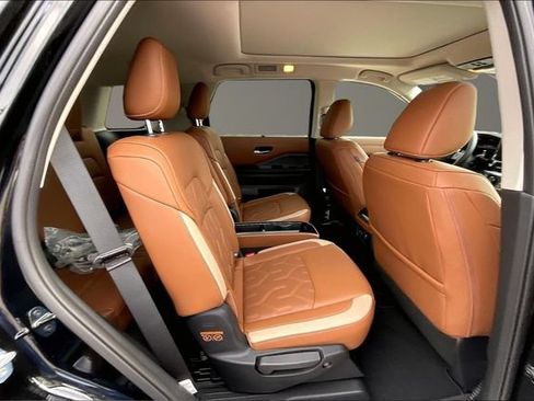 New 2026 Nissan Pathfinder Platinum AWD/4WD image 10