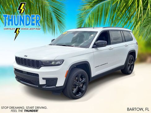 Certified 2024 Jeep Grand Cherokee L Altitude AWD/4WD image 2