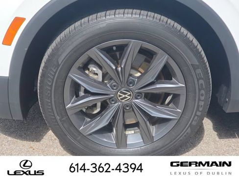 Used 2024 Volkswagen Tiguan SE AWD/4WD image 14