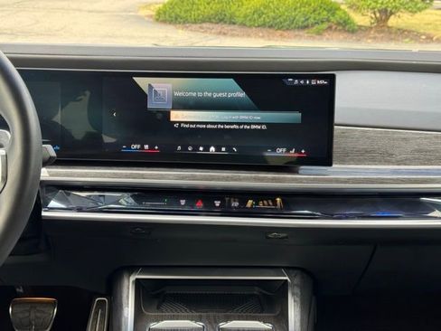 Certified 2024 BMW 760i xDrive AWD/4WD image 20