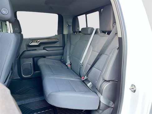 Used 2022 Chevrolet Silverado 1500 LT Trail Boss w/ Convenience Package II image 24