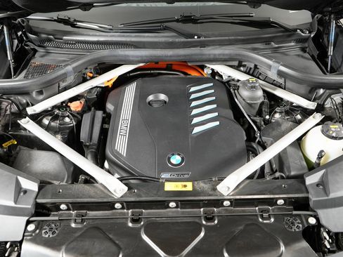 Used 2022 BMW X5 xDrive45e w/ M Sport Package image 41