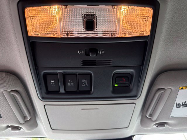 Used 2022 Toyota 4Runner SR5 AWD/4WD image 16