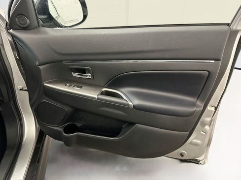 Used 2024 Mitsubishi Outlander Sport AWD image 32