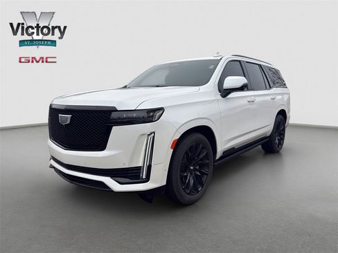 Used 2022 Cadillac Escalade Sport w/ Touring Package image 4