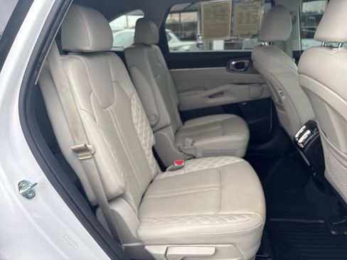 Used 2023 Kia Sorento SX image 22