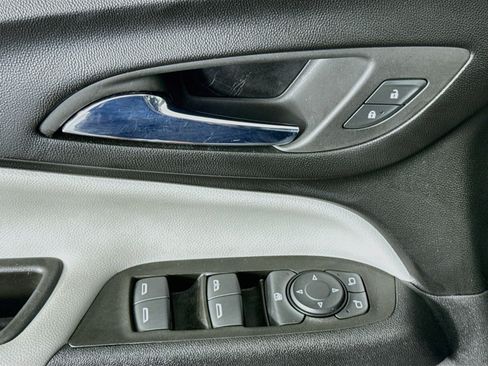 Used 2022 Chevrolet Equinox LT FWD image 22