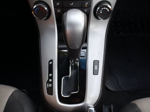 Used 2012 Chevrolet Cruze LS FWD image 33