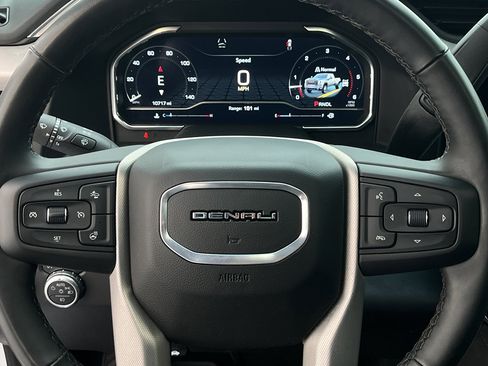 Used 2025 GMC Sierra 3500 Denali w/ Denali Reserve Package image 16