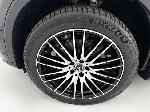 Certified 2025 Mercedes-Benz GLC 300 4MATIC image 29