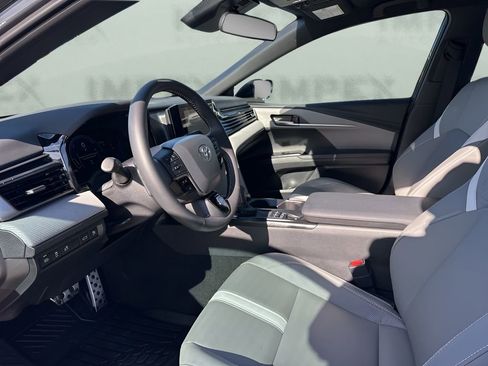 Used 2026 Toyota Camry SE image 9