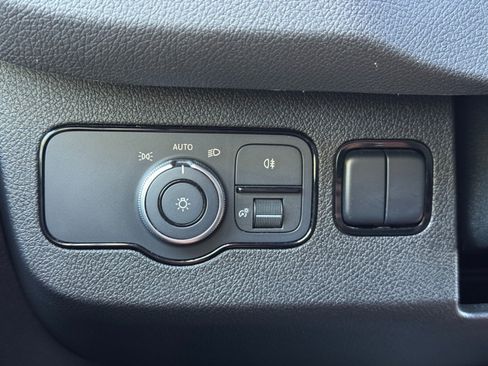 Used 2023 Mercedes-Benz Sprinter 2500 image 15