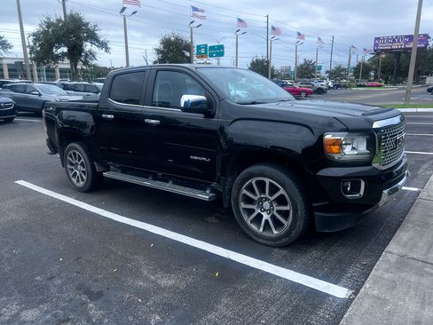 Used 2017 GMC Canyon Denali image 10