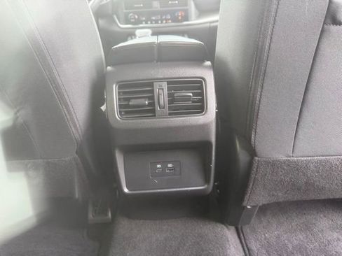 Used 2023 Nissan Rogue SV AWD/4WD image 20