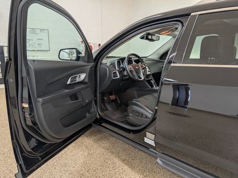 Used 2017 Chevrolet Equinox Premier image 6