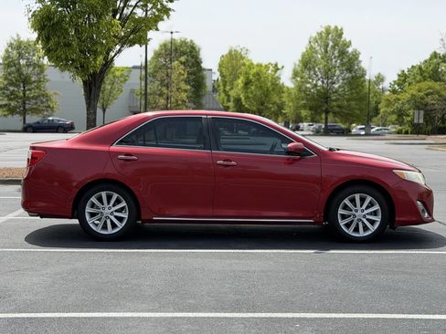Used 2014 Toyota Camry XLE w/ Leather Package image 8
