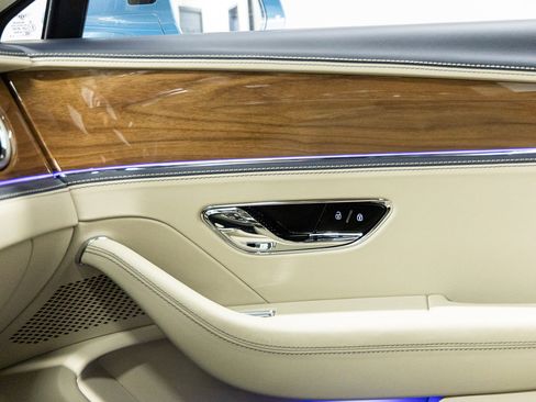 New 2026 Bentley Flying Spur Plug-In Hybrid image 28