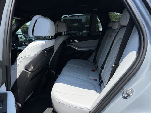 Used 2025 BMW X5 M60i AWD/4WD image 31