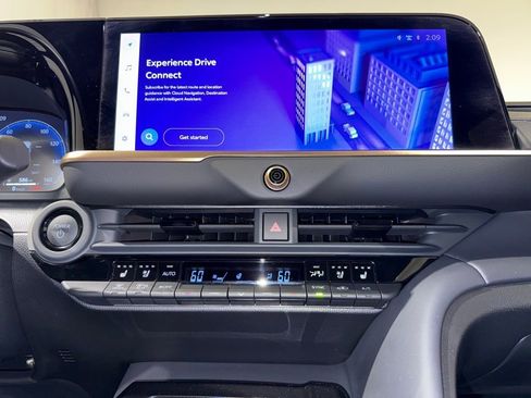 Certified 2025 Toyota Crown Signia AWD/4WD image 29