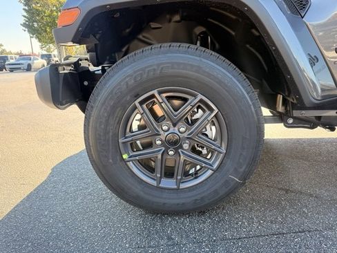 New 2026 Jeep Gladiator Sport image 11