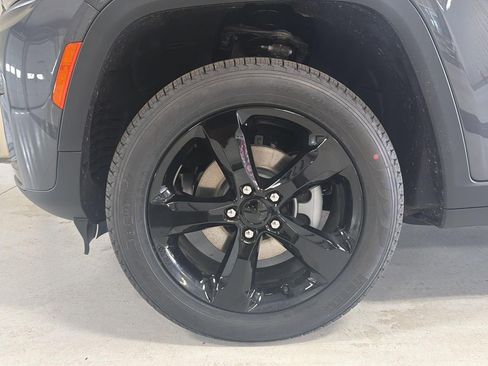 New 2026 Jeep Grand Cherokee Limited w/ Limited Altitude Package image 34