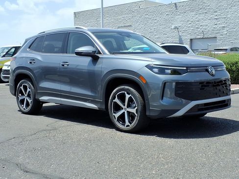 New 2026 Volkswagen Tiguan SE AWD/4WD image 1