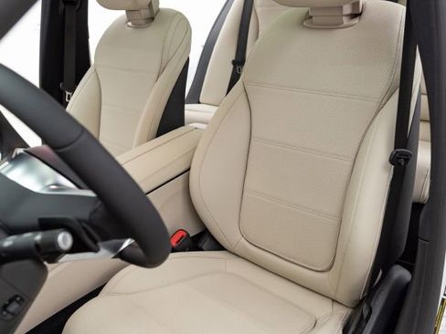 Used 2024 Mercedes-Benz C 300 4MATIC Sedan image 37