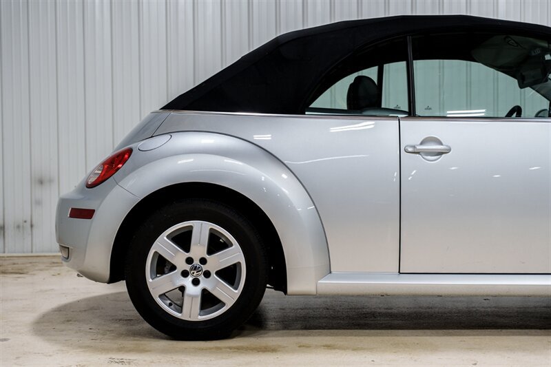 Used 2007 Volkswagen Beetle Convertible FWD image 20