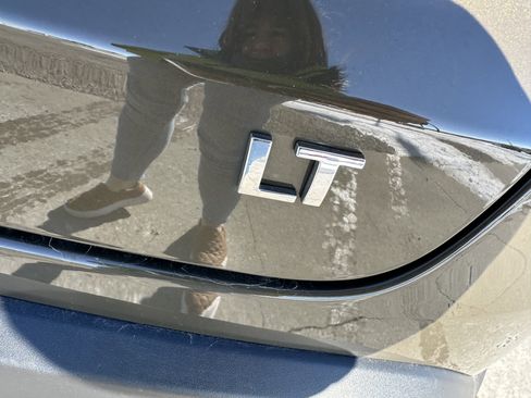 Used 2024 Chevrolet Trax LT w/ LT Convenience Package image 12