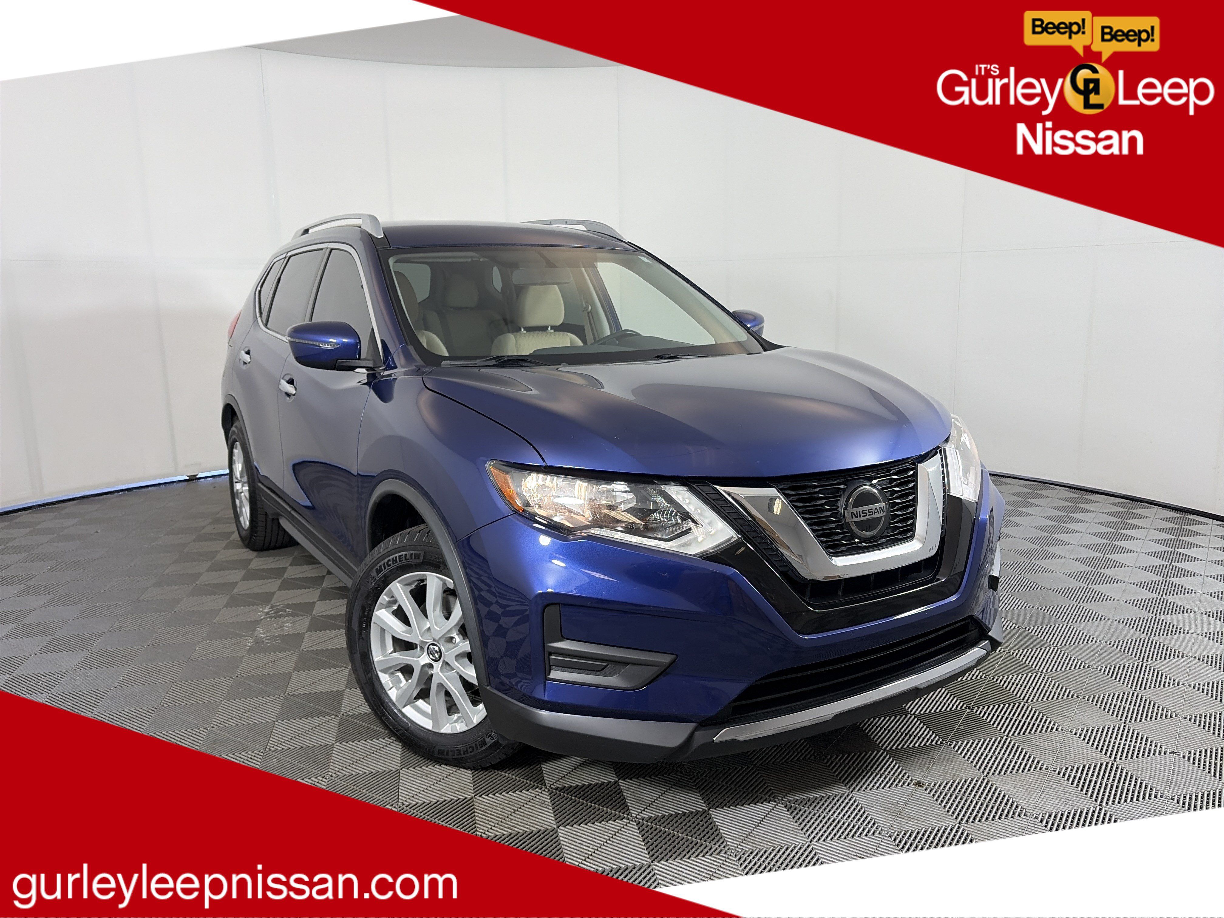 Used 2018 Nissan Rogue SV FWD image 1