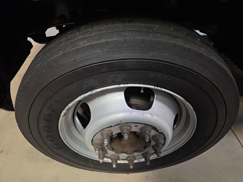 Used 2018 RAM 5500 Tradesman image 12