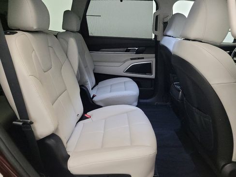 Used 2022 Kia Telluride EX w/ EX Premium Package FWD image 19